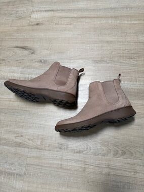 Vionic Taupe Suede Ankle Booties